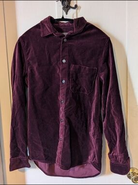 H&M Men's Velvet Button-Down Shirt in Deep Burgundy